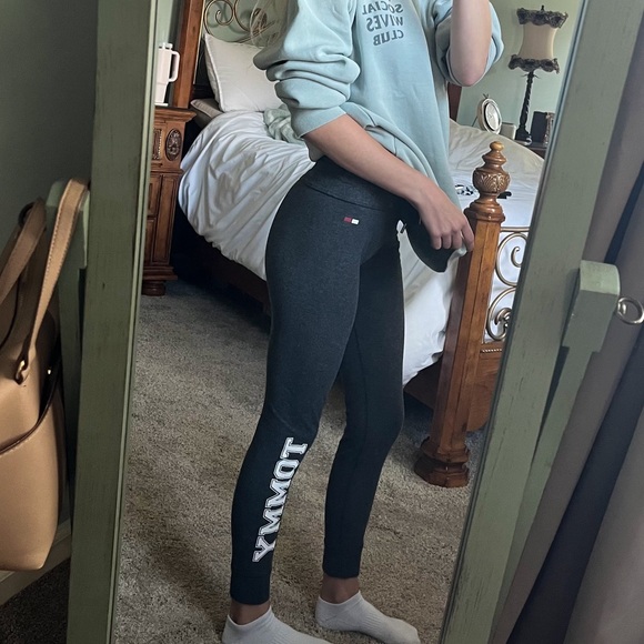 Tommy Hilfiger Gray XS Red & White Striped Leggings - Picture 5 of 6